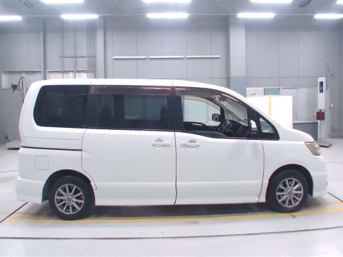 2008 Nissan Serena CC25[2]