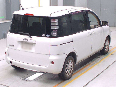 2009 Toyota Sienta NCP81G[1]