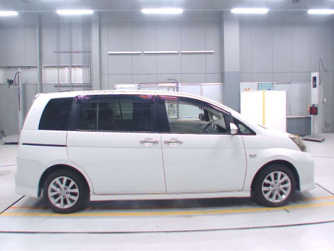 2010 Toyota Isis ZGM11W[2]