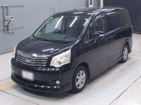 2011 Toyota Noah ZRR70G[0]