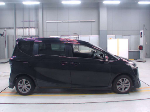 2015 Toyota Sienta NSP170G[2]