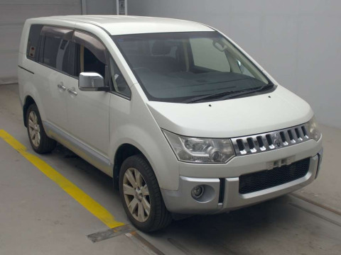 2013 Mitsubishi Delica D5 CV1W[2]