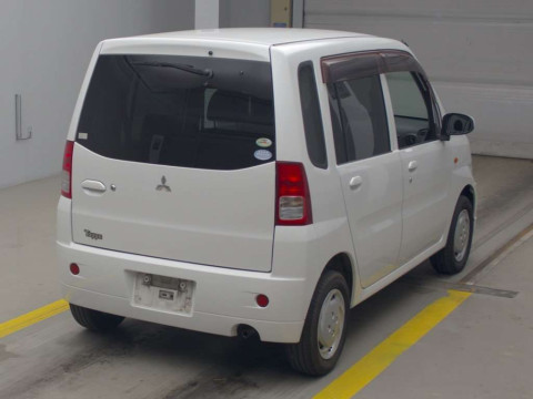 2010 Mitsubishi Toppo H82A[1]