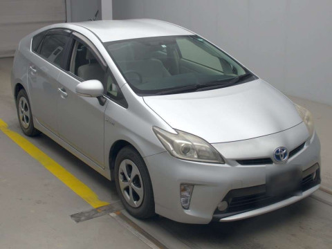 2012 Toyota Prius ZVW30[2]