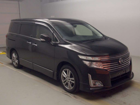 2013 Nissan Elgrand TE52[2]