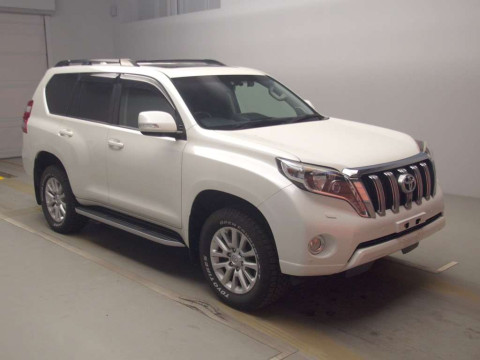 2016 Toyota Land Cruiser Prado GDJ151W[2]