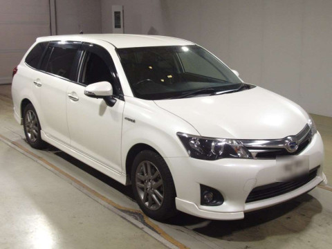 2014 Toyota Corolla Fielder NKE165G[2]