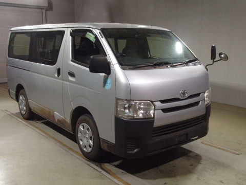 2015 Toyota Hiace Van TRH200V[2]