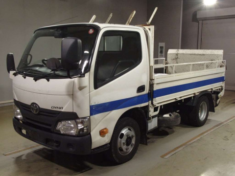 2017 Toyota Dyna Truck XZC605[0]