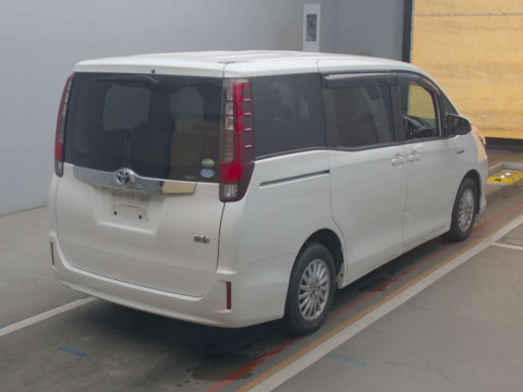 2014 Toyota Noah ZWR80G[1]