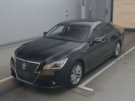 2013 Toyota Crown Hybrid