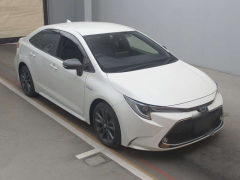 2019 Toyota Corolla Sedan ZWE211[2]