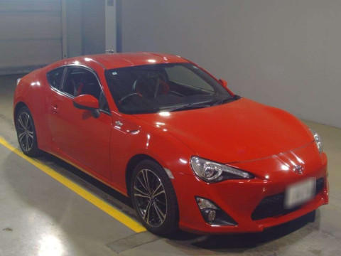 2013 Toyota 86 ZN6[2]