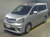 2013 Toyota Noah