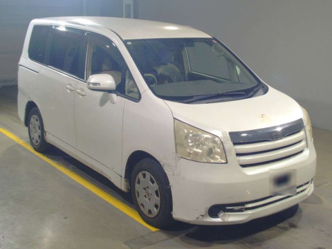 2008 Toyota Noah ZRR70G[2]