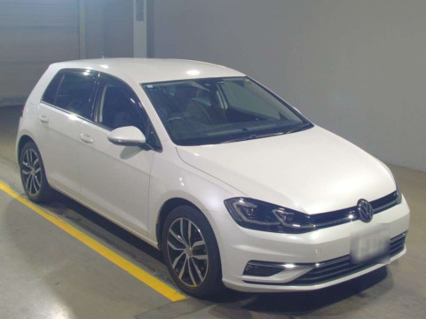 2019 Volkswagen Golf AUCPT[2]