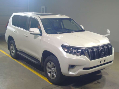 2022 Toyota Land Cruiser Prado TRJ150W[2]