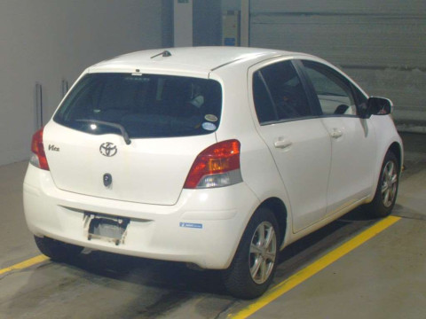 2008 Toyota Vitz SCP90[1]