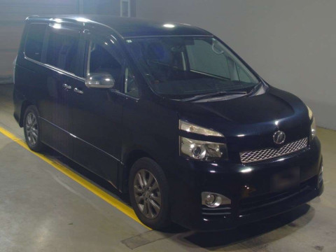 2011 Toyota Voxy ZRR70W[2]