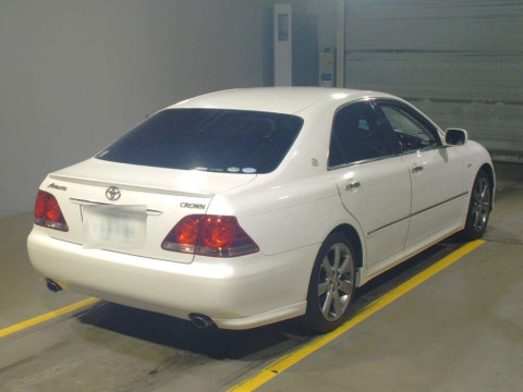 2006 Toyota Crown GRS180[1]