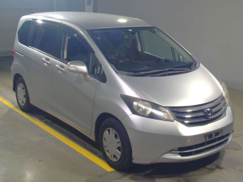 2010 Honda Freed GB3[2]