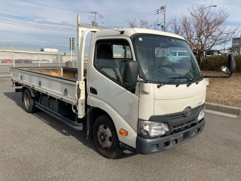 2017 Toyota Dyna Truck XZC655[2]