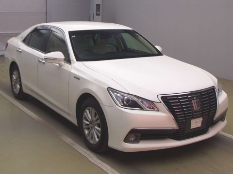 2013 Toyota Crown Hybrid AWS210[2]