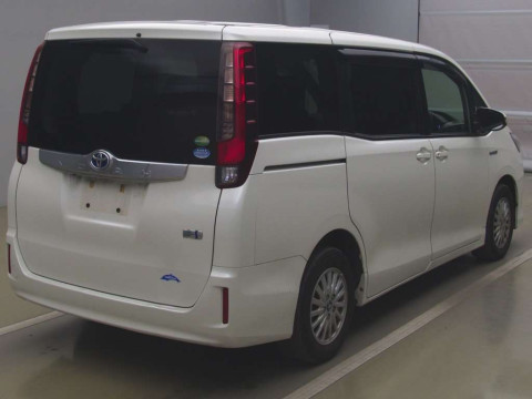 2015 Toyota Noah ZWR80G[1]