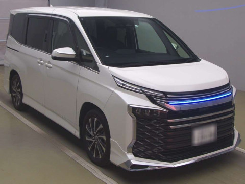 2023 Toyota Voxy ZWR90W[2]