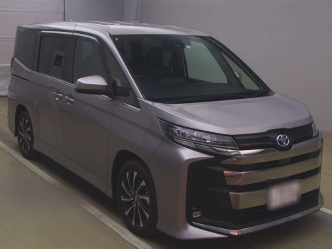 2022 Toyota Noah ZWR90W[2]