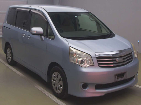 2012 Toyota Noah ZRR70G[2]