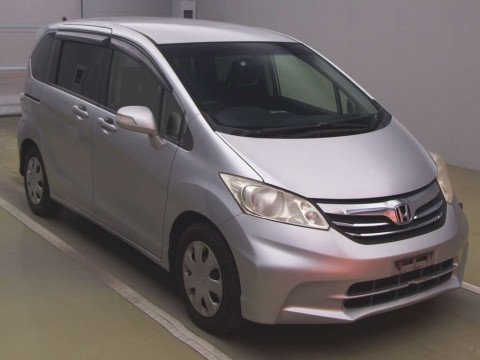 2012 Honda Freed GB3[2]