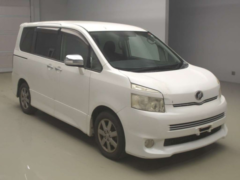 2010 Toyota Voxy ZRR70W[2]