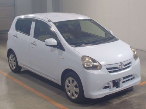 2012 Toyota Pixis Epoch LA300A[2]