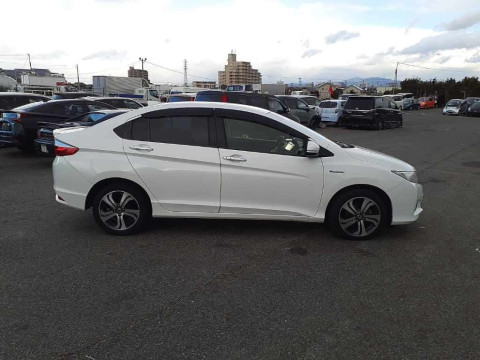 2014 Honda Grace GM4[2]