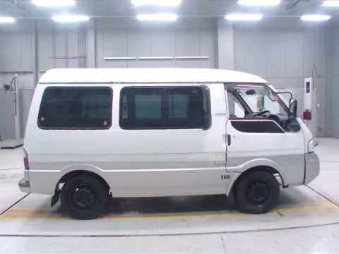 2004 Mazda Bongo Van SK82M[2]