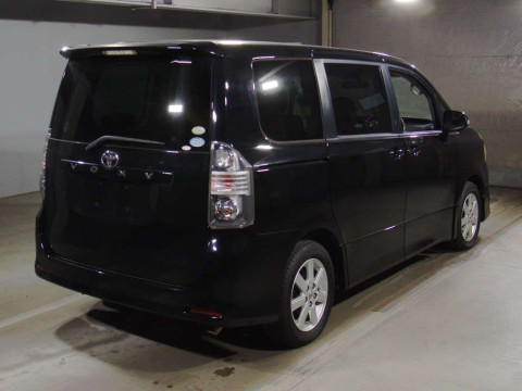 2009 Toyota Voxy ZRR70W[1]