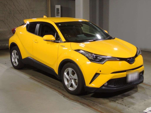 2019 Toyota C-HR ZYX10[2]