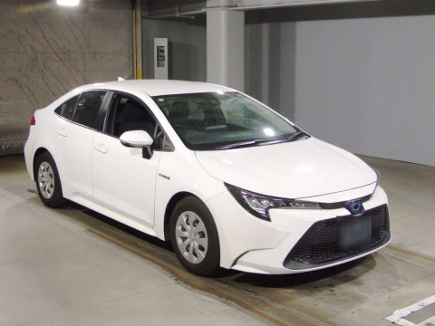 2019 Toyota Corolla Sedan ZWE211[2]