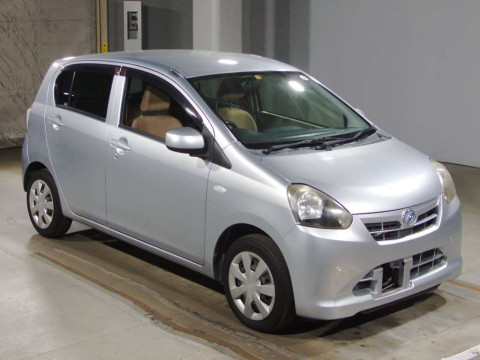 2012 Daihatsu Mira es LA300S[2]