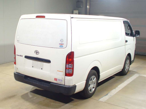 2016 Toyota Regiusace Van KDH201V[1]