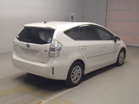 2012 Toyota Prius alpha ZVW40W[1]