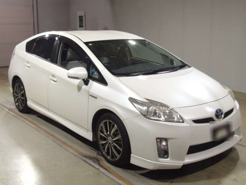 2010 Toyota Prius ZVW30[2]