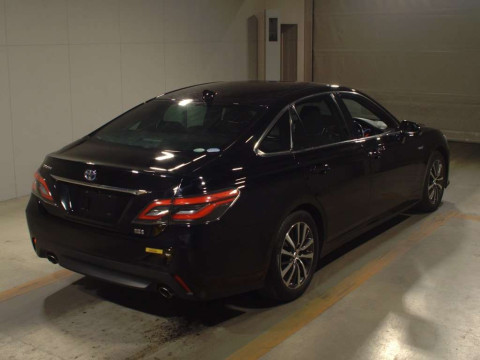 2019 Toyota Crown Hybrid AZSH20[1]