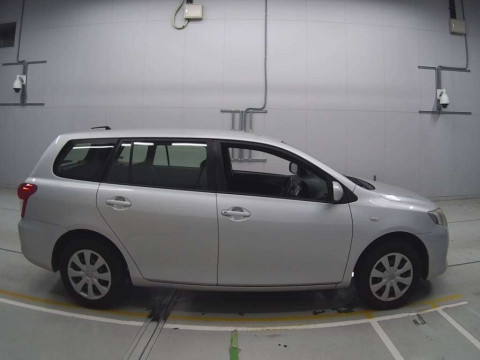 2011 Toyota Corolla Fielder NZE141G[2]