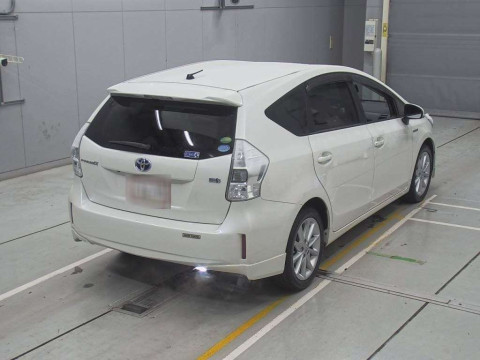 2012 Toyota Prius alpha ZVW41W[1]