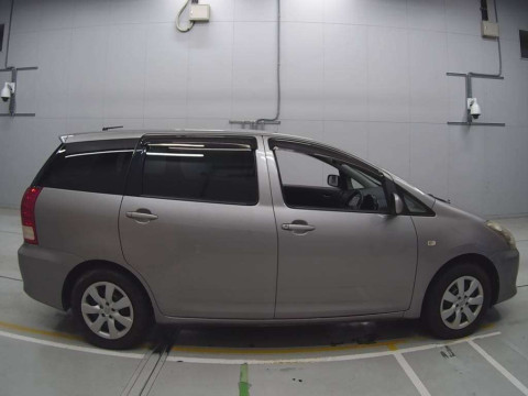 2006 Toyota Wish ZNE10G[2]