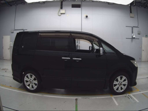 2012 Mitsubishi Delica D5 CV2W[2]