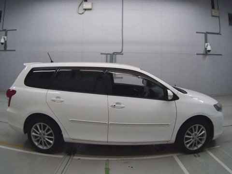 2012 Toyota Corolla Fielder ZRE142G[2]