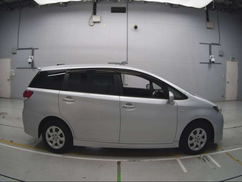 2011 Toyota Wish ZGE20G[2]